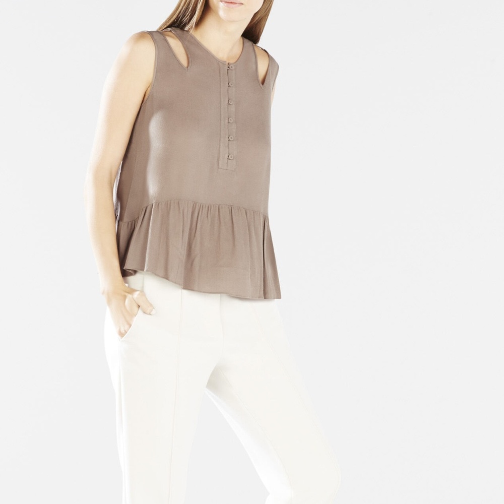 BCBGMAXAZRIA - Sleeveless Swing Top